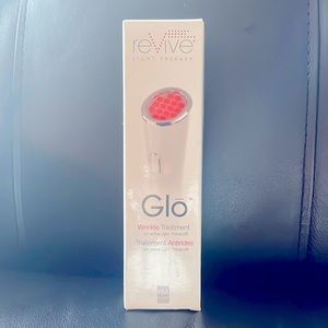 Brand new never opened Revive light therapy Glo